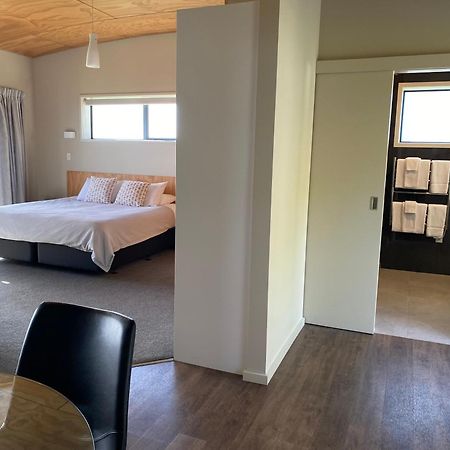 Chalets At Okurukuru 新普利茅斯 外观 照片